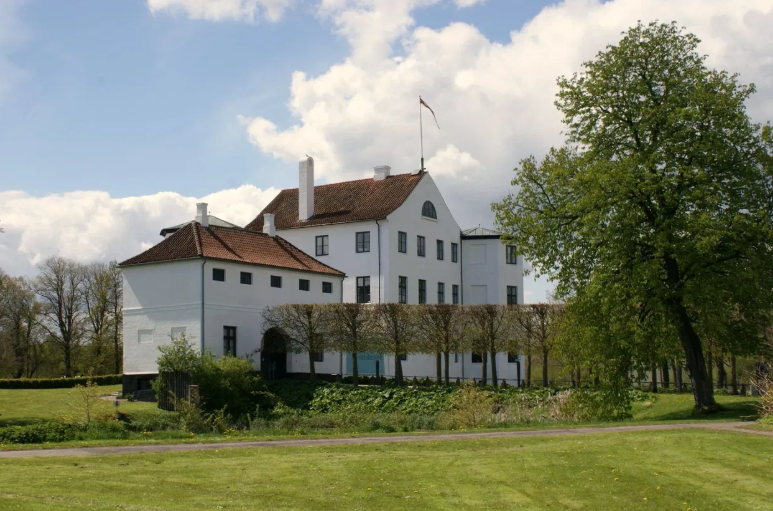 Brundlund Castle , Denmark
